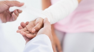 Binədəki yanğında xəsarət alanların vəziyyəti ağırdır - RƏSMİ 