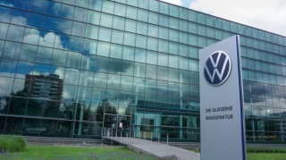 "Volkswagen" işçiləri üçün iş zəmanətlərini ləğv edir 