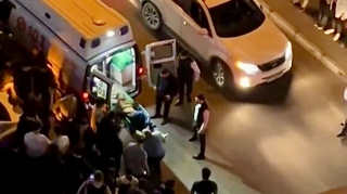 Bakıxanovda motosiklet “BYD” ilə toqquşdu, sürücüsü ağır yaralandı    - VİDEO