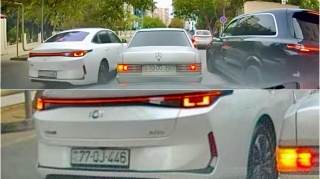 Qırmızı işığa səbri çatmayan sürücü əks yola çıxıb tıxac yaratdı - 77-OJ-446   - VİDEO