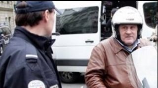 Yol polisi məşhur aktyoru sərxoş vəziyyətdə saxladı;  cərimə yazıb, bölməyə apardı - FOTO 