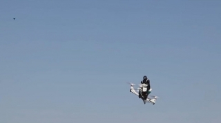 Uçan motosikletin sınaq görüntüləri yayıldı   - VİDEO