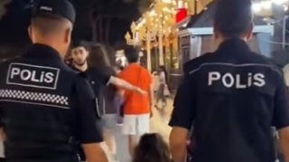 Parkda itən uşağın valideynlərinə qovuşduğu an - VİDEO