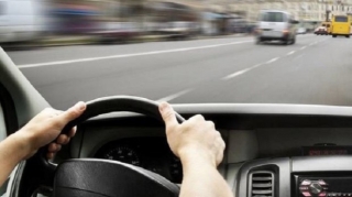 Narkotik çəkib maşın sürdü - Sürücülük hüququndan məhrum edildi 