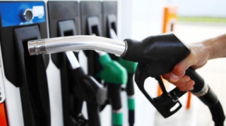 Yanacaqdoldurma məntəqəsində soyğunçuluq etdilər 