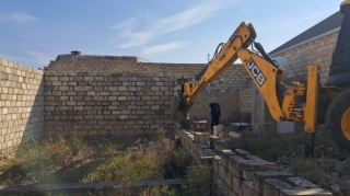 Gəncədə qanunsuz tikintinin qarşısı alınıb - FOTO 