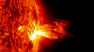 Yer kürəsini güclü maqnit qasırğası gözləyir 