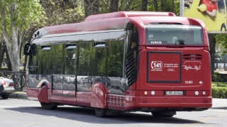 Bakıda bəzi xətlərdə avtobuslar gecikir 