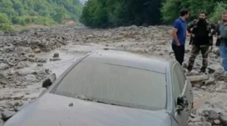 İsmayıllıda selin apardığı "Mercedes" tapıldı   - FOTO