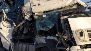 Ağcabədidə iki yük avtomobili toqquşub, ölən var 