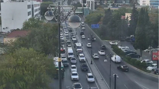 На каких улицах Баку 15 октября наблюдаются транспортные заторы? 