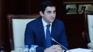 Nazir iki yüksək vəzifəli şəxsi işdən çıxartdı 