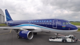 AZAL-ın Praqa-Bakı reysində İNSİDENT - Ekipaj üzvləri sərnişinləri qorudular 