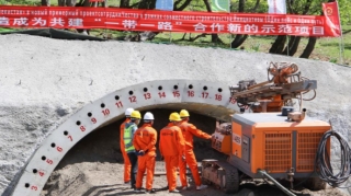 Sinxua:  Çin-Qırğızıstan-Özbəkistan dəmir yolu xətti strateji dəhliz olacaq