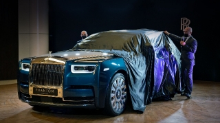 "Rolls-Royce Phantom" оперился в версии Iridescent Opulence  - ВИДЕО