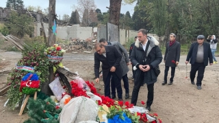 Almaniyadan gələn həkimlər Gəncədə ermənilərin bombaladığı əraziyə baş çəkib