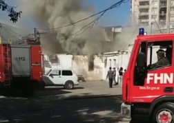 Yasamal rayonunda yaşayış evi yandı - VİDEO 