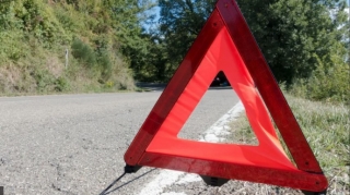 Salyanda iki yeniyetməni avtomobil vurub 