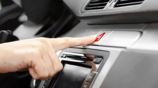 Sürücü piyadaya yol verərkən qəza işıqlarını yandırmalıdır? – Qanun nə deyir? - VİDEO 