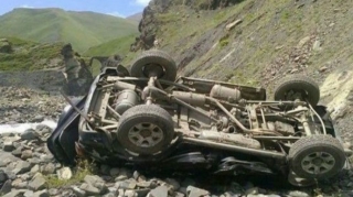 Hacıqabulda "Prado" aşıb, 4 nəfər xəsarət alıb 