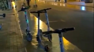 Bakıda boru partladı – Yolu su basdı - VİDEO 