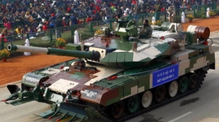 Hindistan hərbi istehsalı və ixracını üç dəfə artıracaq