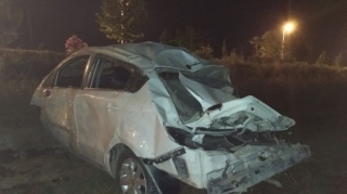 Kürdəmirdə avtomobil yoldan çıxaraq aşıb, xəsarət alanlar var   - FOTO