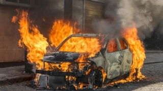 Biləsuvarda avtomobil aşaraq yanıb, xəsarət alan var 