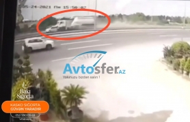 Aeroport yolunda 3 nəfərin öldüyü  faciəvi qəzanın anbaan VİDEOsu