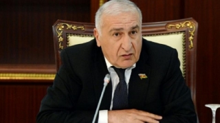 Millət vəkili məhkəməyə verilməsini niyə gizlətməyə çalışır? - FOTOFAKT 