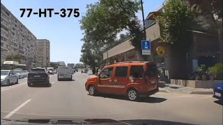 Baş yoldakı maşına əhəmiyyət verməyən sürücü 200  manatlıq qayda pozdu - VİDEO