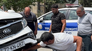 Gəncədə qəzada 3 nəfər yaralandı - FOTOLAR