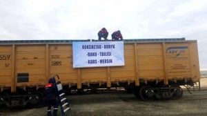 Bakı-Tbilisi-Qars dəmir yolu ilə ilk qatar yola salınıb   