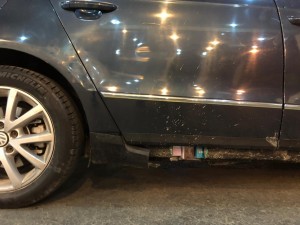 "Volkswagen"dən qanunsuz siqaretlər aşkarlanıb - FOTO