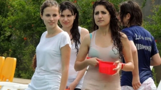 Xankəndində erməni qadınlar özlərini satır:  onlarla rus sülhməramlı xəstəliyə yoluxub