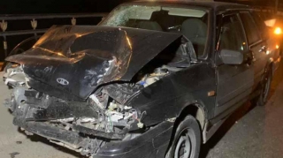 Yevlaxda 2 avtomobil toqquşub, xəsarət alanlar var  