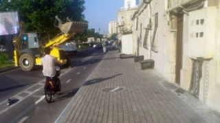 Bakının mərkəzində yol çökdü - FOTO 
