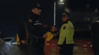 Saray körpüsündə minik avtomobili ilə sərnişin avtobusu toqquşdu - VİDEO