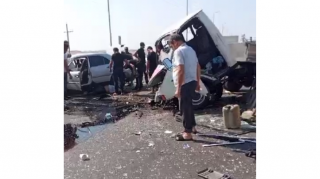 Bakıda yük və minik maşınları toqquşub, bir nəfər ağır xəsarət alıb   - FOTO