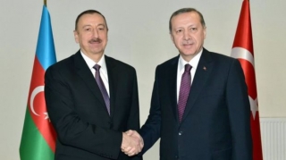 İlham Əliyev Türkiyə xalqını təbrik etdi