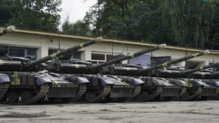 Polşada Ukraynanın “T-64” tanklarının təmiri mərkəzi açılıb 