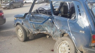 Bakıda "Niva" ağır qəzaya düşdü - sürücü öldü 