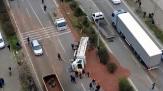 Yük maşını ilə toqquşan təcili yardımın sürücüsü öldü; həkimlər xəstəxanalıq oldu – FOTO - VİDEO 