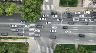 Paytaxtda yaşanan sıxlıq sürücüləri qaydaları pozmağa məcbur edir  - VİDEO