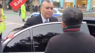 Sahil Babayev ona yaxınlaşan vətəndaşlara bunu dedi - VİDEO 