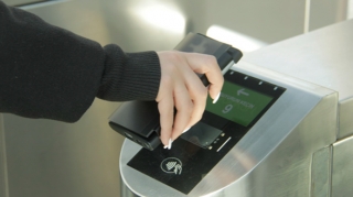 Metroda bank kartı ilə ödəniş mümkün oldu 