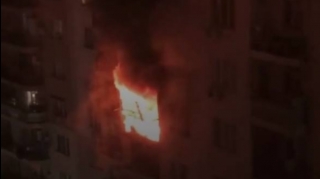 Bakıda yaşayış binasında yanğın söndürülüb - VİDEO  - YENİLƏNİB