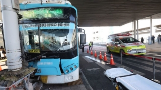 В Южной Корее автобус въехал в толпу