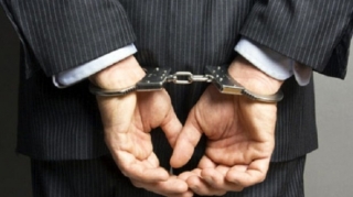 Azərbaycanda vəzifəli şəxs rüşvət alarkən HƏBS EDİLDİ 