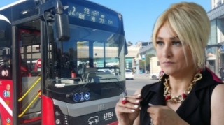 Mətanət avtobus sürücülərindən şikayət etdi 